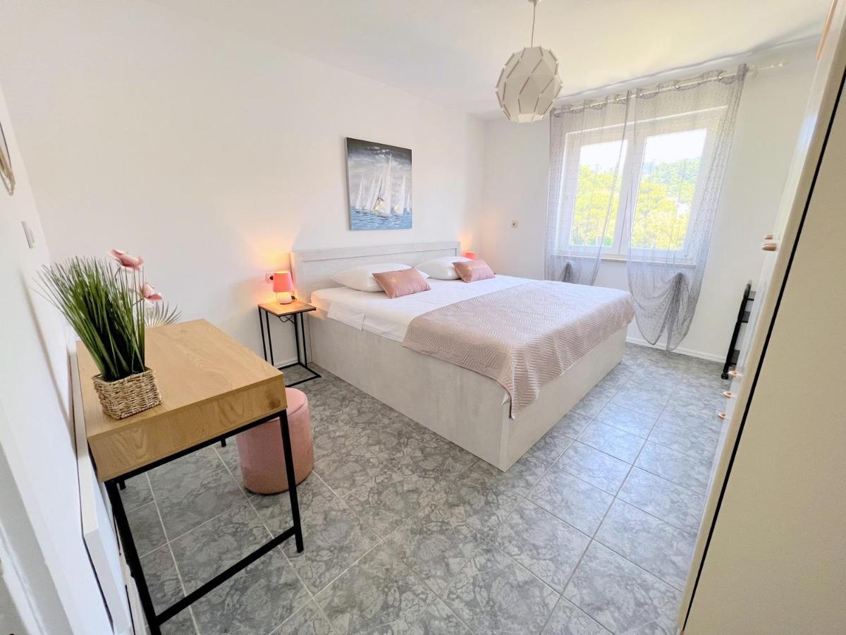 Rab City Apartment Greeny ラブ エクステリア 写真