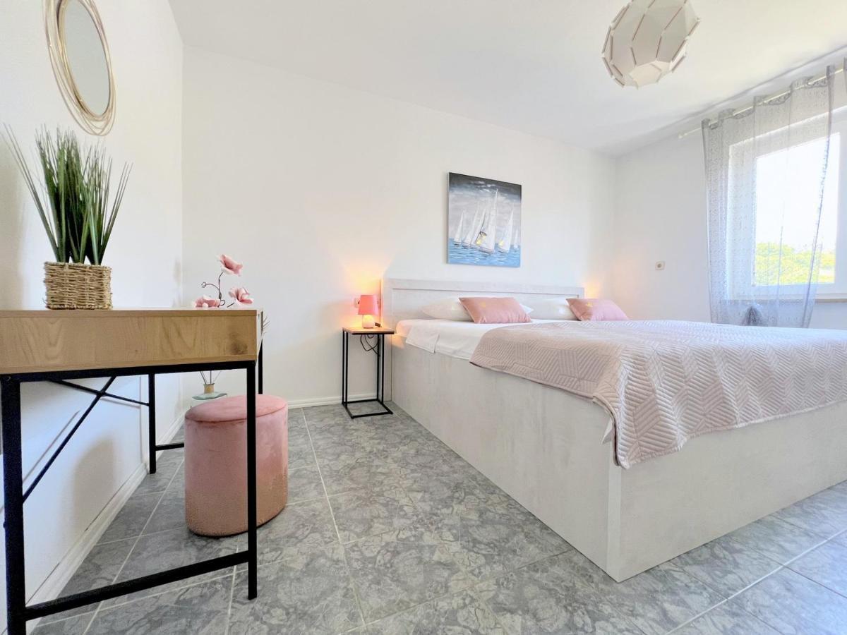 Rab City Apartment Greeny ラブ エクステリア 写真